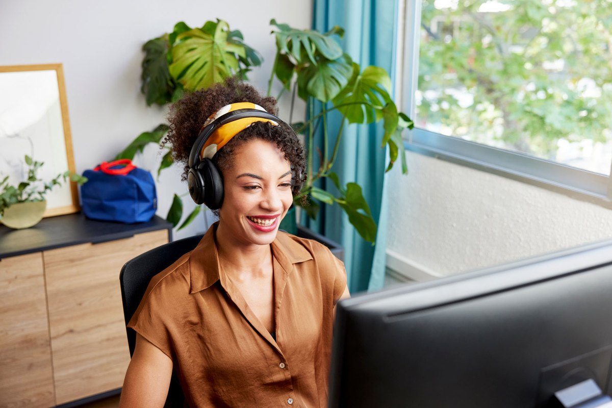A parent and child at ease during an online lesson